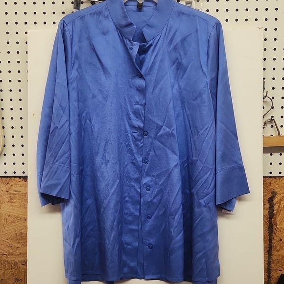 Eileen Fisher Tops - Eileen Fisher women's size small 100%silk blouse blue button front